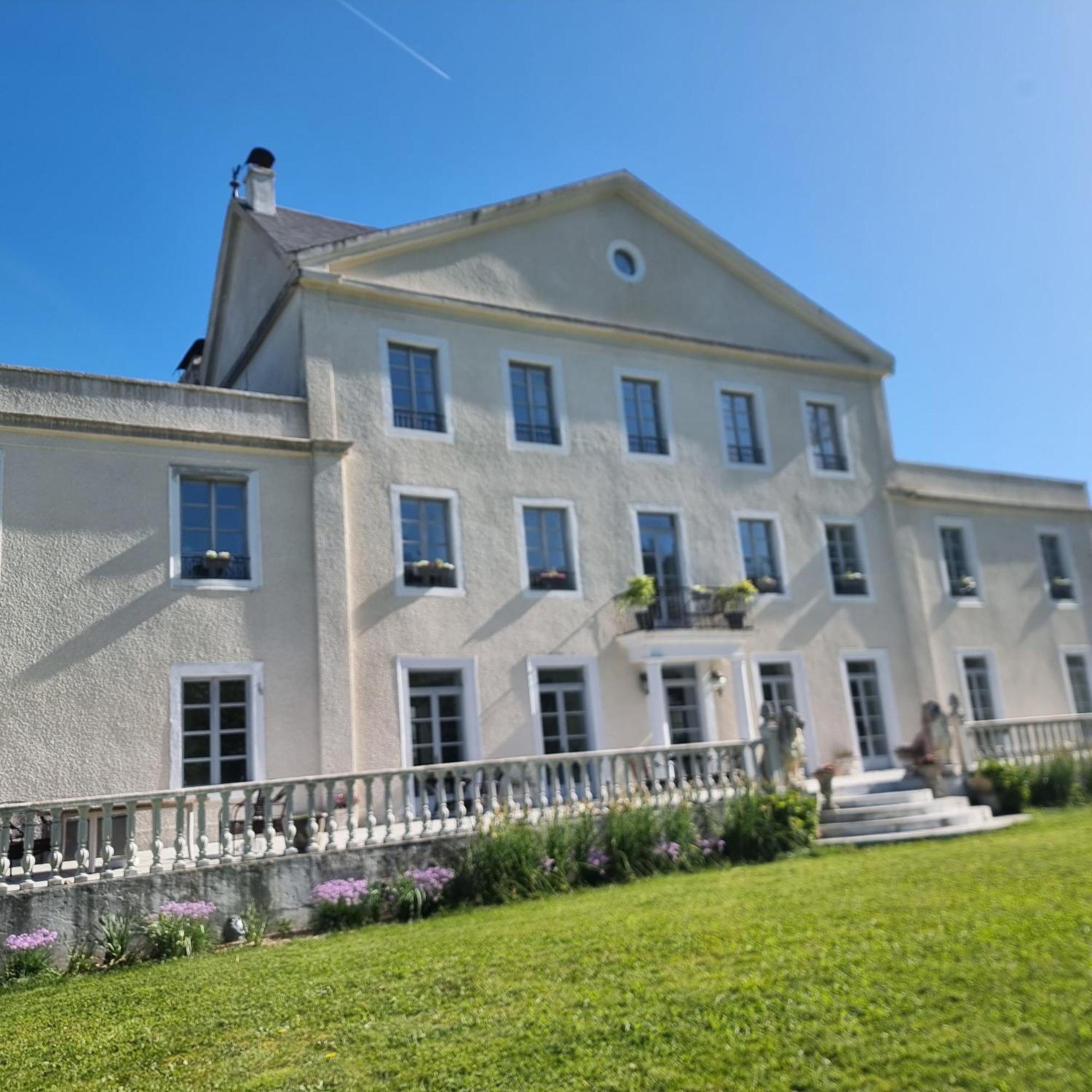 Chateau Roquehort Avec Ev Recharge Point 22Kw Monein Dış mekan fotoğraf